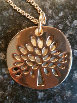 Tree of Life Pendant w/Shell background
