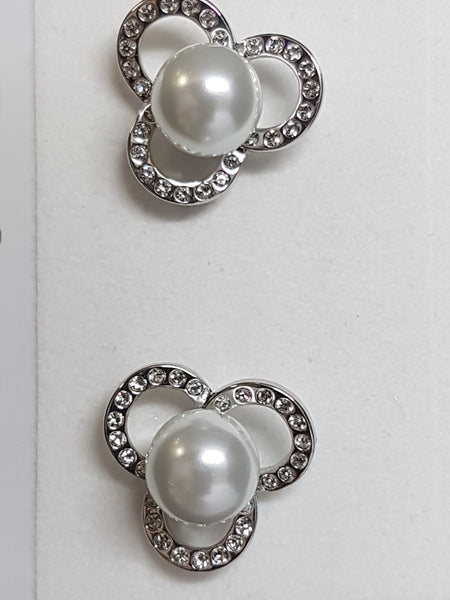 Clover Pearl Earrings